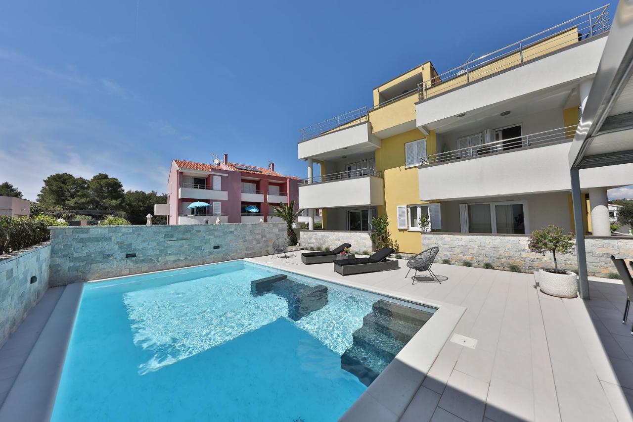 Luxury Villa Nada With Pool Petrcane Exterior foto