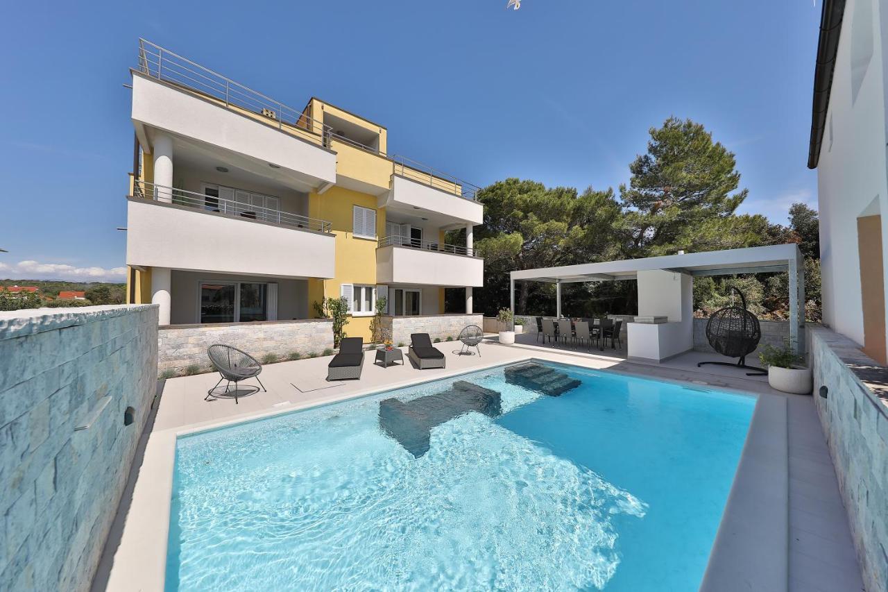 Luxury Villa Nada With Pool Petrcane Exterior foto